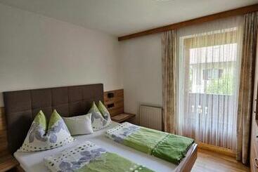 Отель Ferienwohnungen Haus Schett