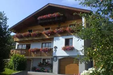 ホテル Haus Klaushofer Brunnweg