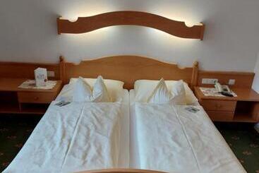 Отель Landhaus Gerber