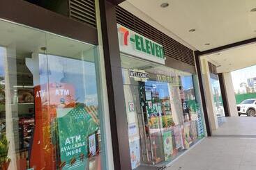 Apart Otel Avida Iloilo Tower 1 Unit 324 Floor Pool View