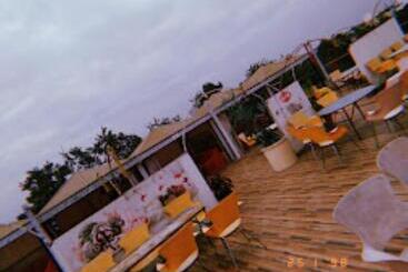 בית מלון כפרי New Regal Palace Jalgaon