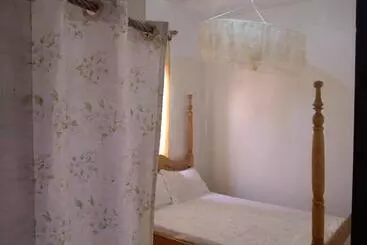 هتل Kalifonia Guest House