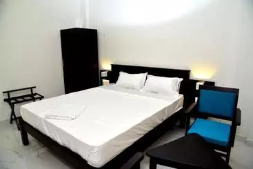 ホテル Sharada Inn