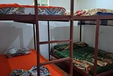 تختخواب و صبحانه Hostel Hook And Cook