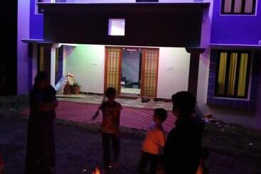 فندق The Olive   Yogi Cottage. Online