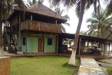 فندق Fantas Folly Beach Lodge