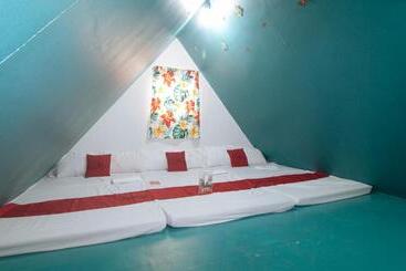 酒店 Reddoorz @ Cristina S Hideaway Resort Tanay