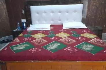 ホテル Somnath Guest House