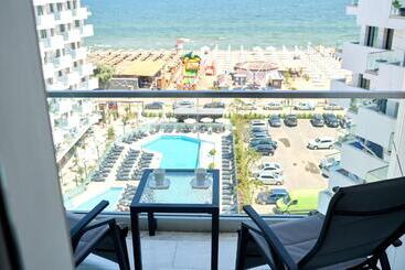 Mara Sea View Apartment Infinity