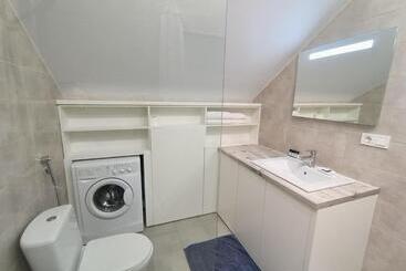 هاستل Apartments Bis House