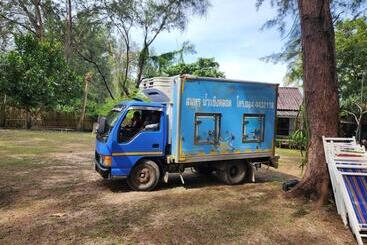 Schronisko Long Beach Club