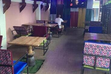 Arrow Groves Hotel Service