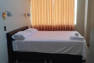 هتل Amazon Deluxe