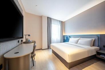 Atour Light Hotel Guangzhou Panyu Hanxi Changlong