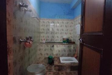 Bed and Breakfast Satkar Homestay & Camping Service