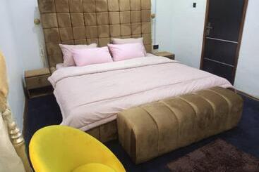 هتل آپارتمان Cozy Comforts