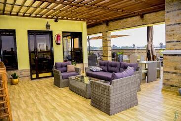 هتل Tj S Boutique