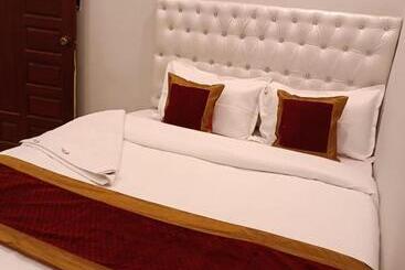 فندق Eagle Top 1