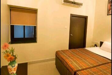 Hotel The Urban Stay