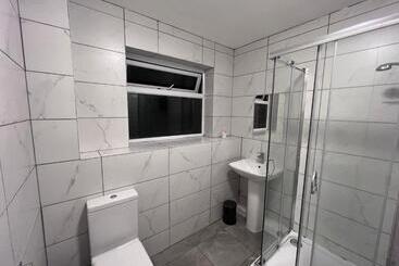 Pensió Modern Room Close To Warwick University