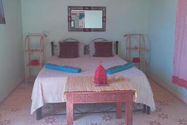 Bed and Breakfast Camping Takat