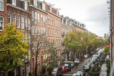 Aamiaismajoitus (B&B) Renovated Parkside Gem   2 Person Studio In The Pijp