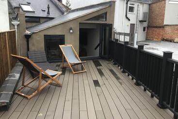 צימר The Curious Apartment, Cheltenham