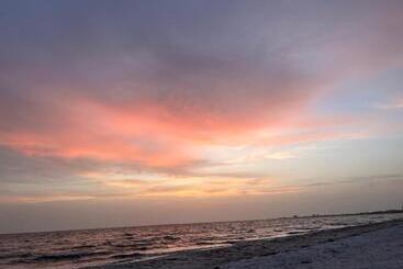 מלון דירות Always Summer On A White Sandy Beach