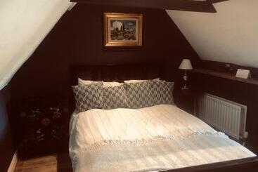 پانسیون Cottonwood Barn