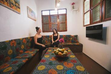 פנסיון Cozy Lodge   Guesthouse