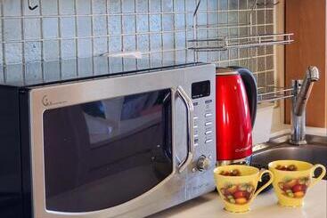 מלון דירות Cozy Bright Studio