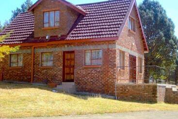 هتل Khutsong Lodge