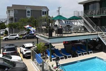 Grecian Garden Motel