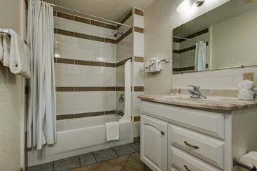 Hotel Doc's Cottages