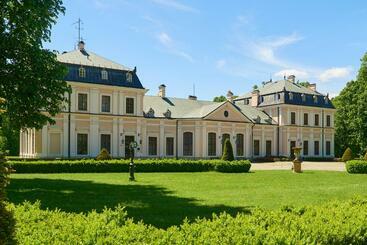 בית מלון כפרי Palac Sieniawa