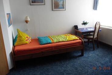 Hotel Pension Zur Tanne