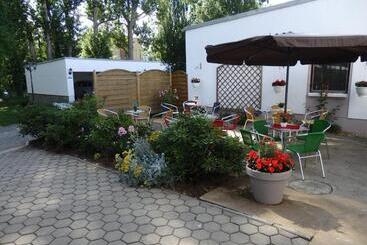 בית מלון כפרי Zur Saale