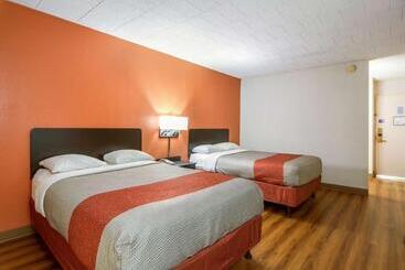 Motel 6 New Stanton, Pa