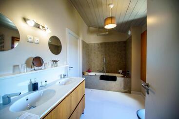 Bed and Breakfast Ailleurs Land