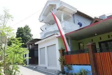 Szálloda Spot On 93189 Rumah Berkah Syariah