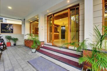 Hotel Spot On Inn Town Residency