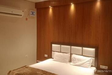 Albergue Golden Plaza Banquet