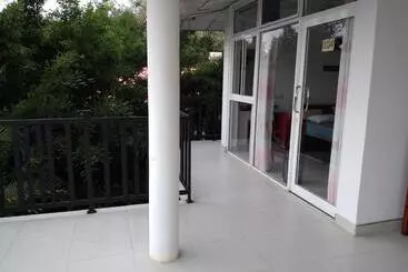 پانسیون Jungle Look Safari House