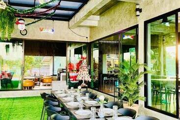 Pensjonat Farm View Resort @uthai Thani ฟาร์มวิว รีสอร์ท อุทัยธานี