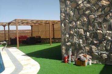 تختخواب و صبحانه Fog Mountain Hotel Rooms & Sauna