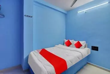 Oyo Flagship 80935 Hotel Rm Inn
