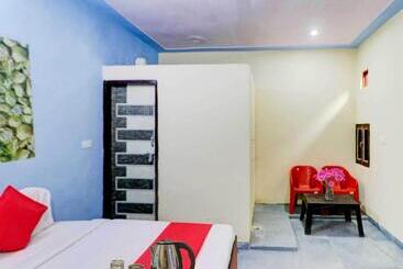 Oyo Flagship 81042 Hotel Royal Inn