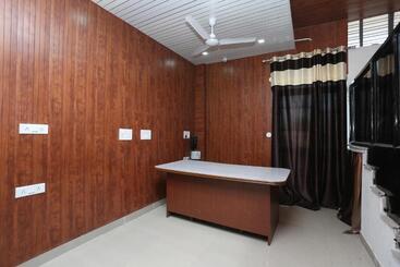 Hotell Oyo Kartik Residency