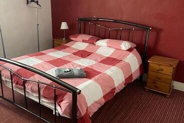 בית מלון כפרי The Ram Inn