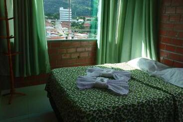 Общежитие Pousada Monte Serrat